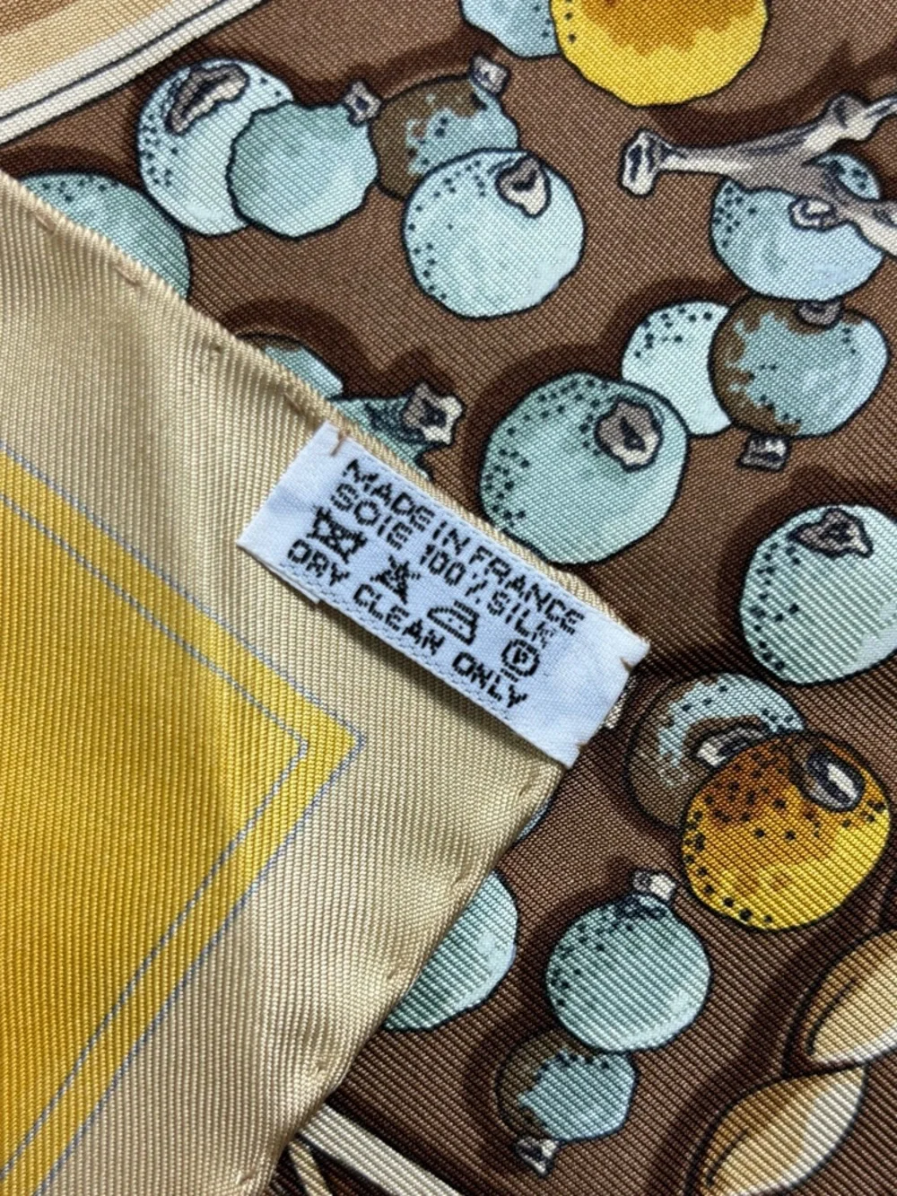 Hermes Aux Pays des Espices Gold Tone 90 Silk Scarf - Picture 11 of 11